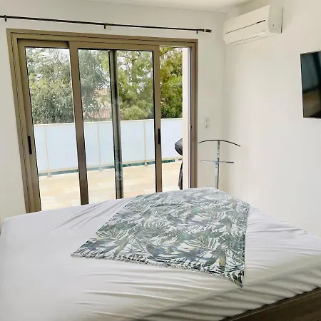 Villa Climatisée Commerces Et D'agosta à Pied *